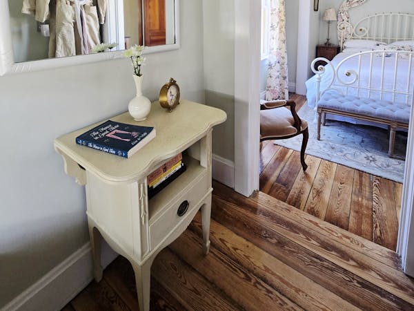 Elsie de Wolfe Room at Avery House in Galena