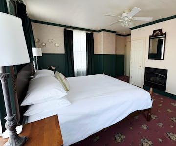 Maj. George Avery Room at Avery House in Galena