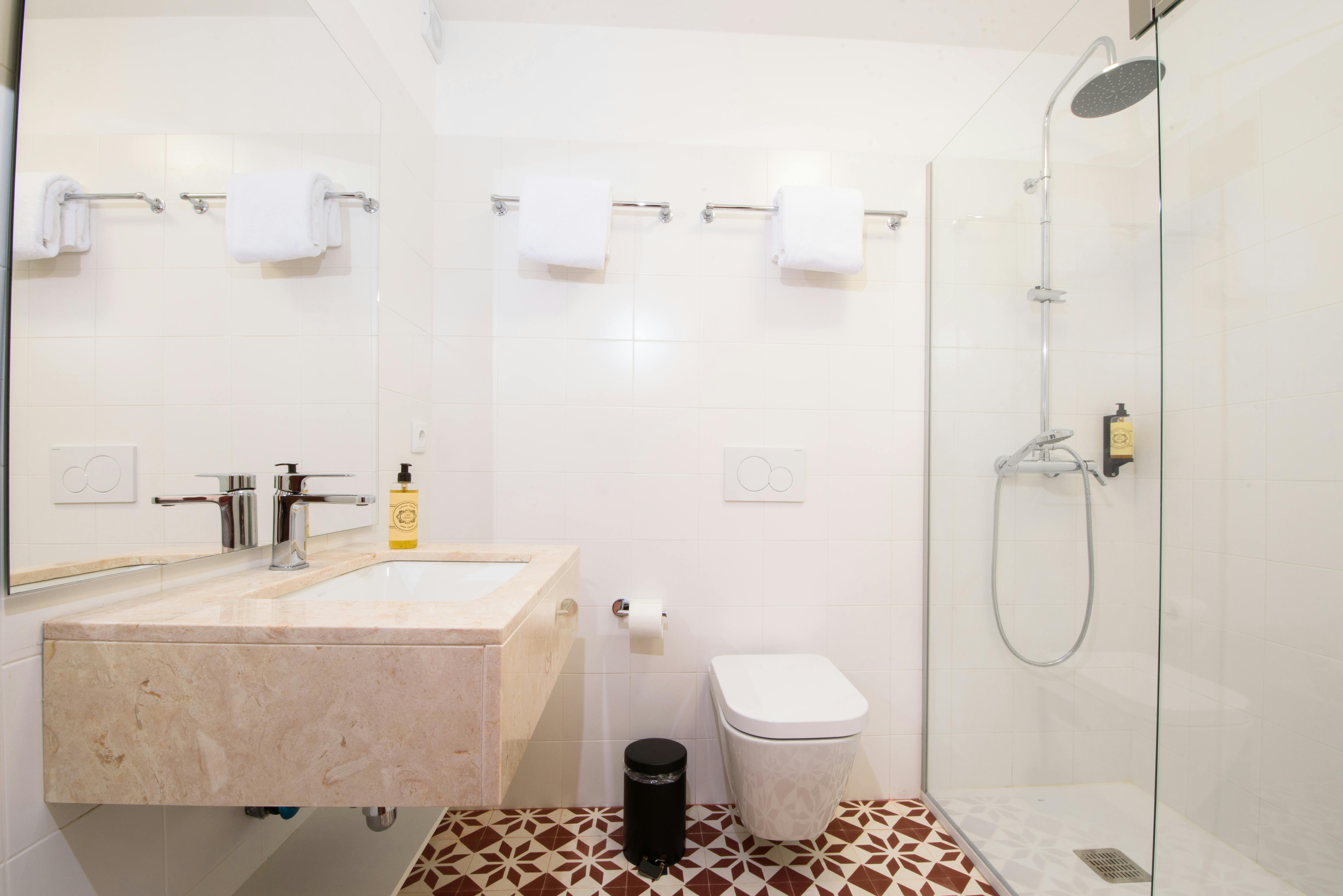 Garden Family bathroom