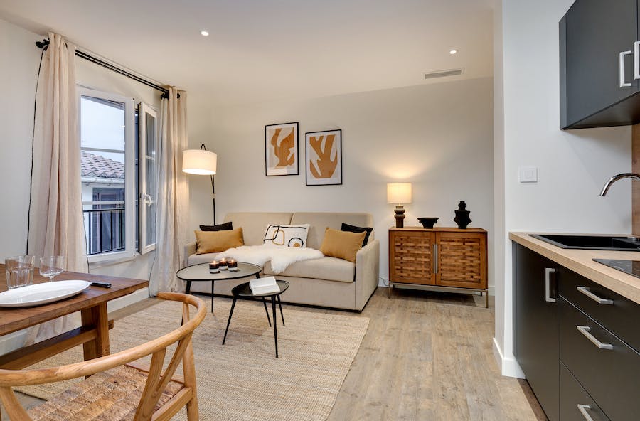 Vue d'ensemble du salon de l'appartement Saint Vincent à Collioure