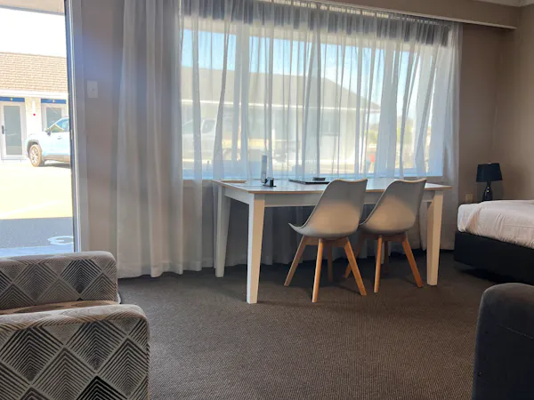 Room 3 lounge and dining