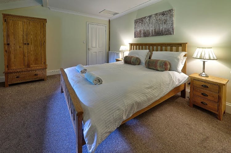 Master Bedroom - Riverside Lodges in Ripon