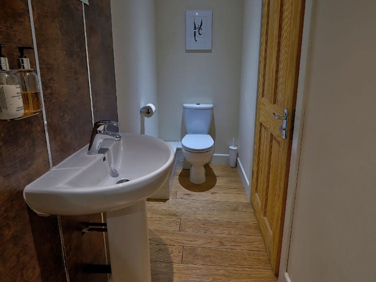 Ensuite Shower Room - Riverside Lodges in Ripon