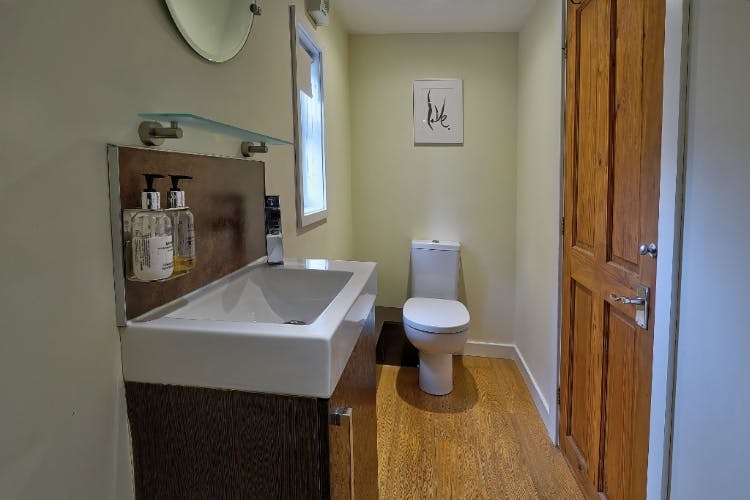 Ensuite Shower Room - Riverside Lodges in Ripon