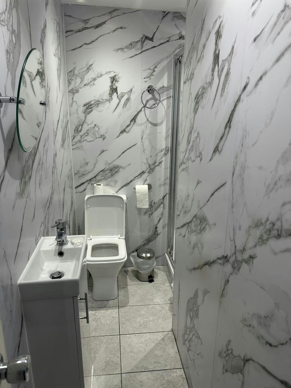 Double Self Contained Shower