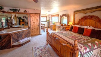Romantic Mountain View Suite -Ponderosa