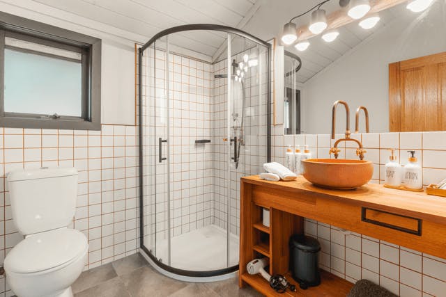 Birchtree Bower bathroom