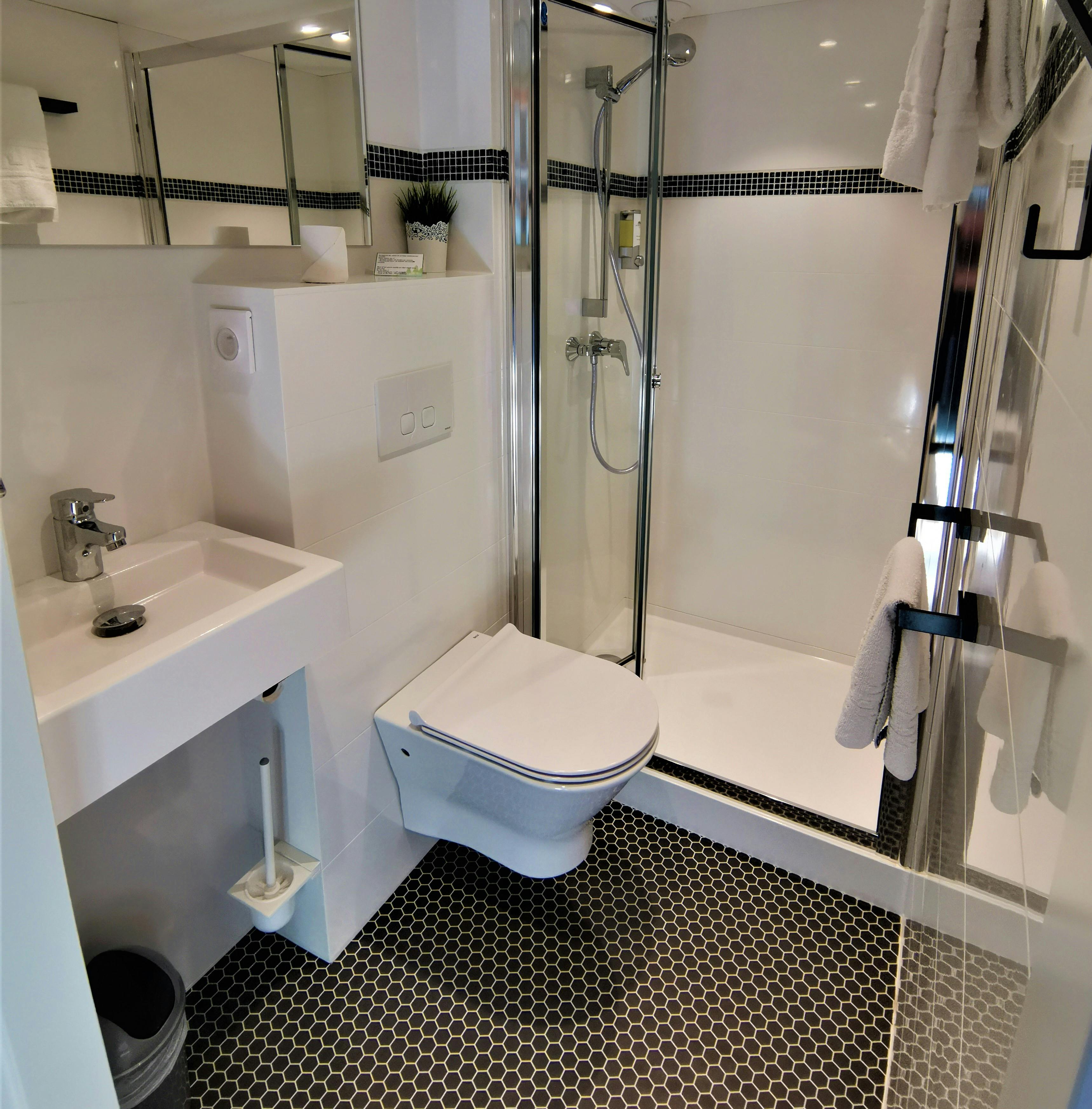 Hotel Les Montagnards Morteau, Salle de bain Chambre Confort