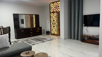 Luxury Apartment with Garden 3 BR