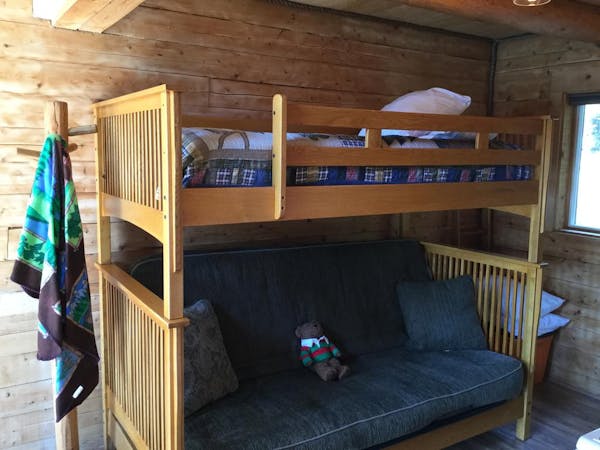 Lakeview Cabin full futon with twin above