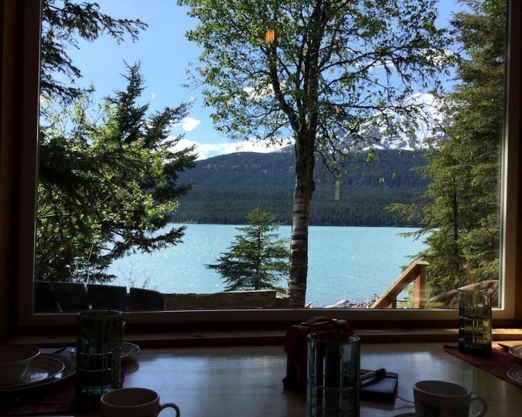 Lakeview Cabin dinning table view