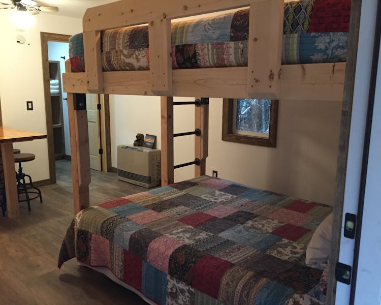 Cabin #7 Queen Bunk Beds