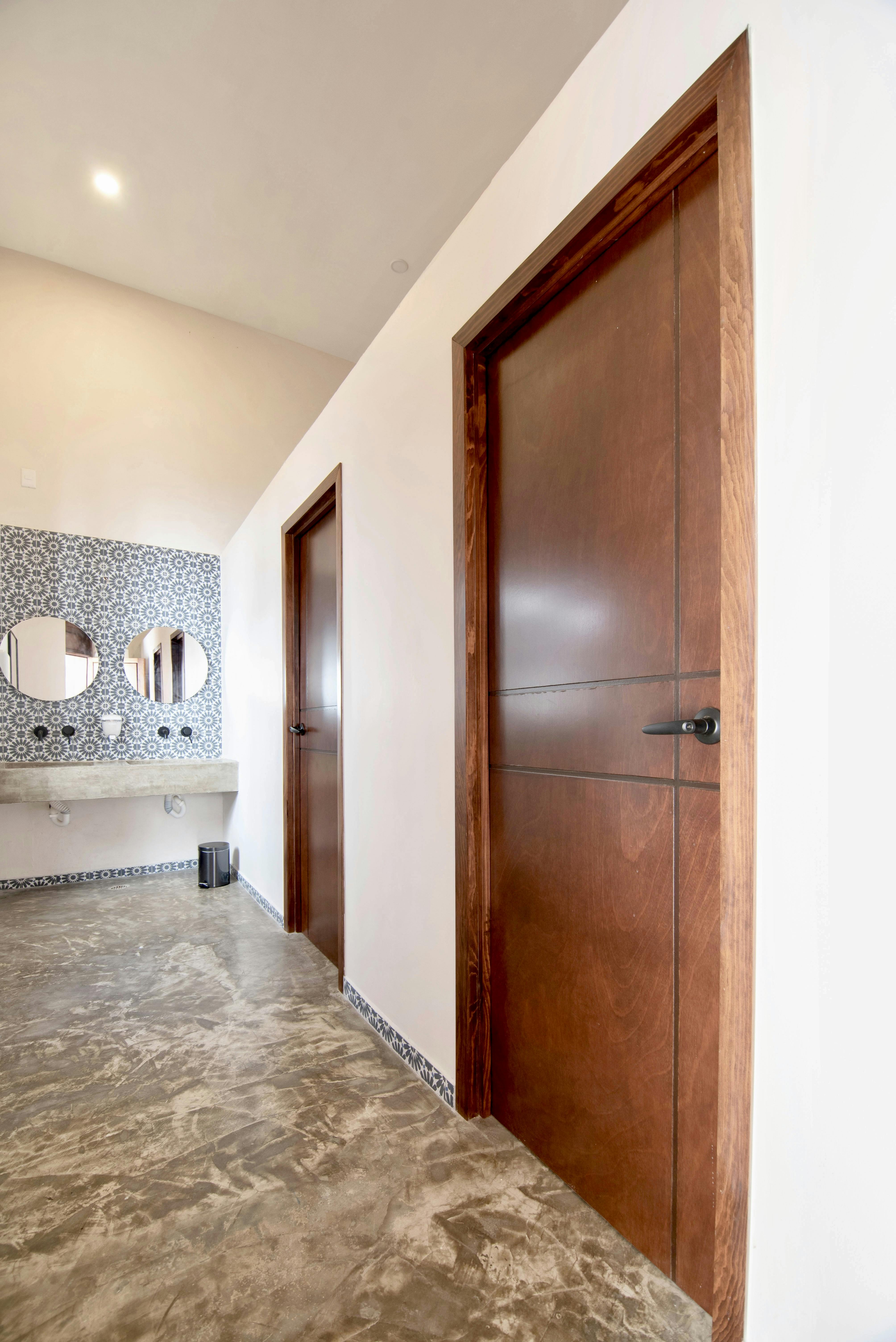 Common area - Shared bathroom