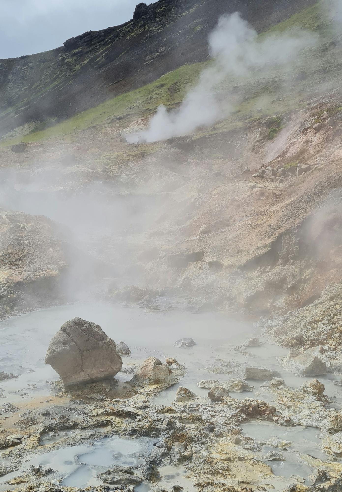 Hiking in Reykjadalur - Klambragil canyon.