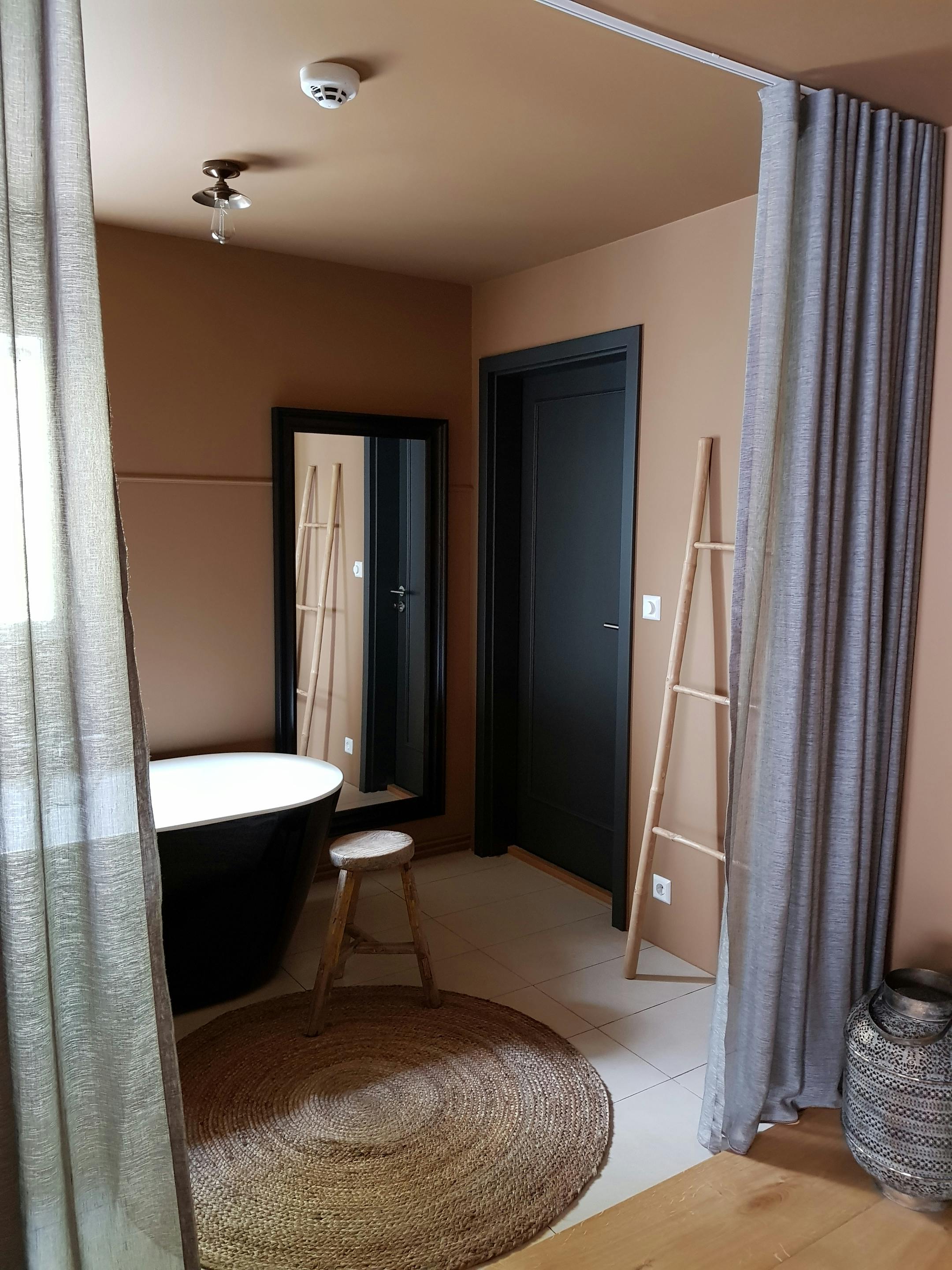 Inni apartments - INNI 3 - Free standing bathtub