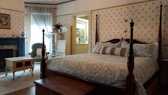 Deluxe King Room, 1 King Bed, Fireplace
