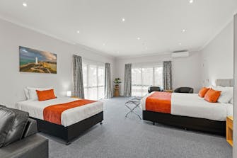 Executive Studio - Super King & Single Bed