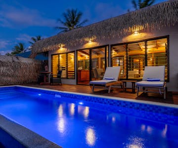 Beachfront Private Infinity Pool Villa