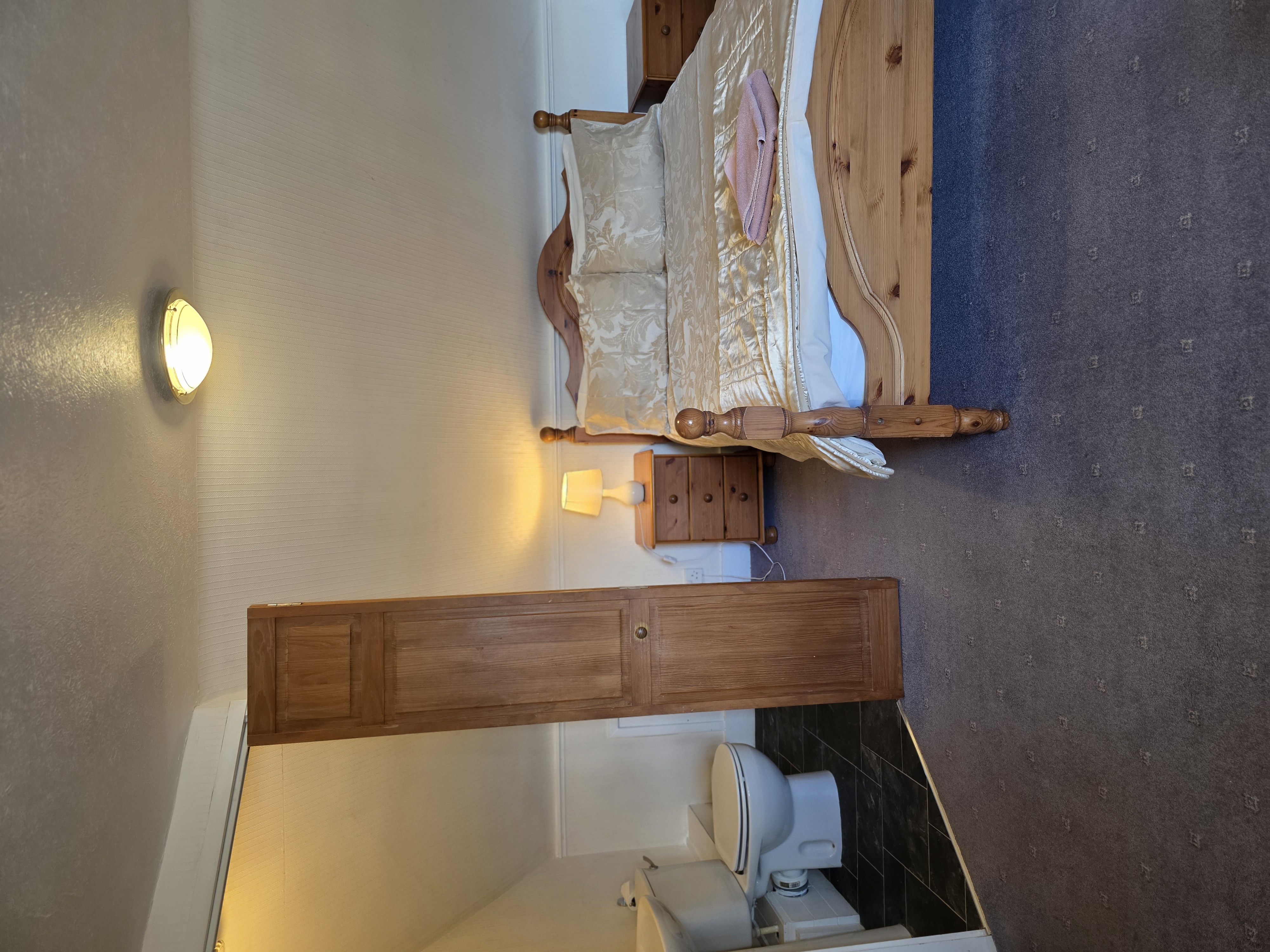 Double Room with Private En-Suite Shower