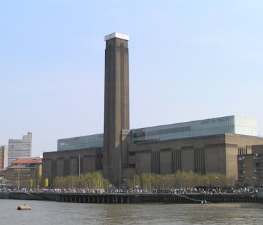 The Tate Modern Art Gallery seen from across the Thames River