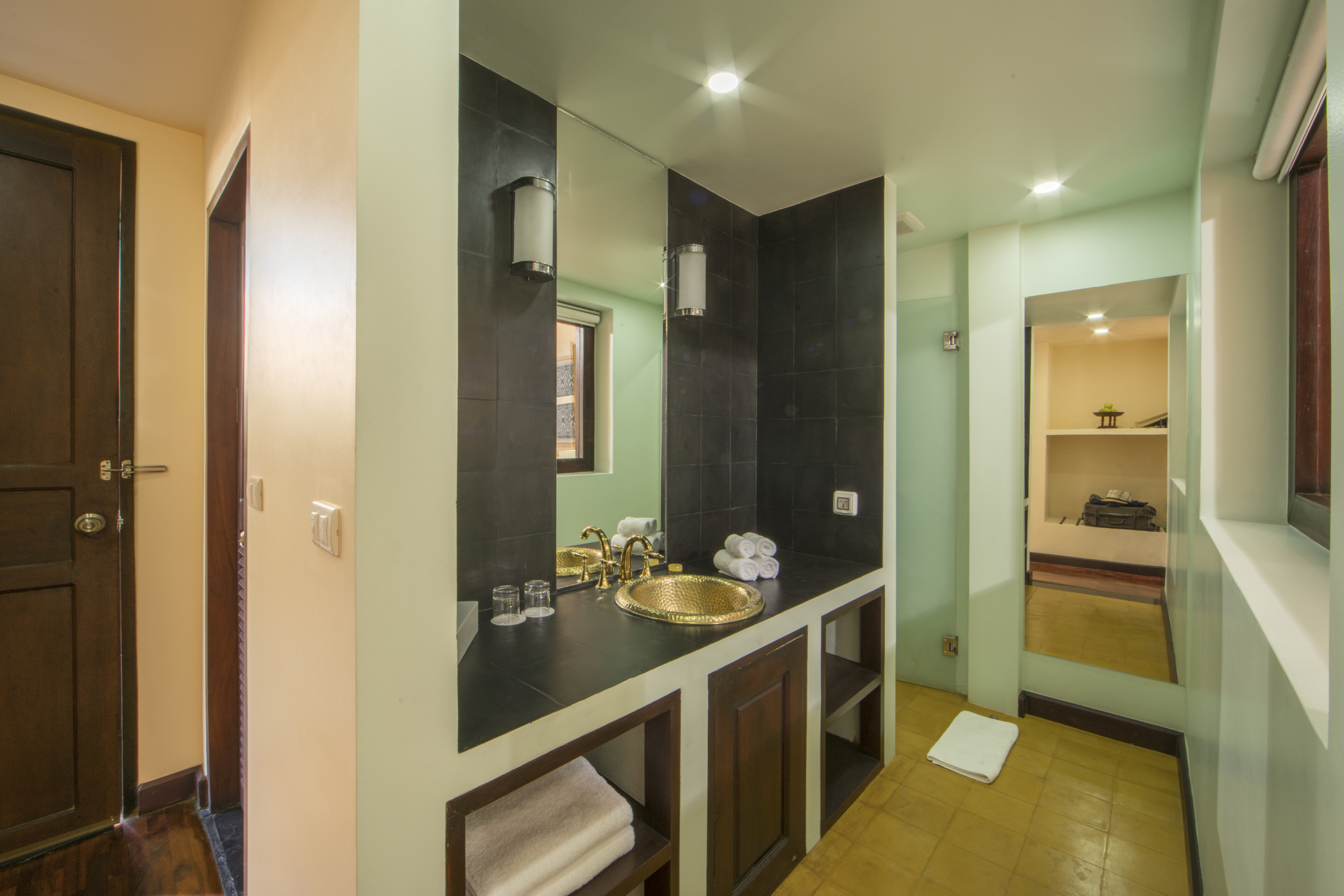 Parasol Blanc Hotel Classic room bathroom