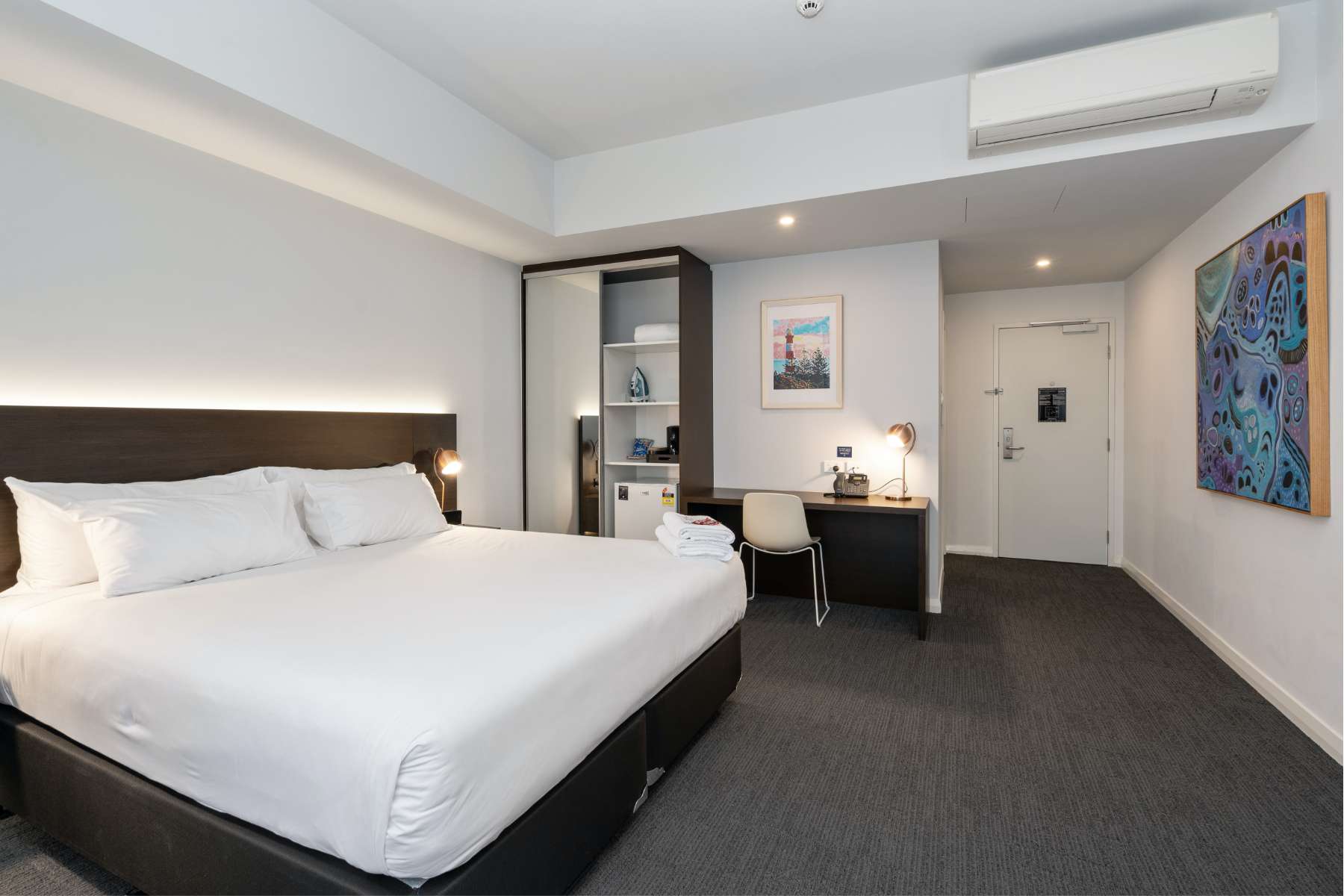 Spacious and modern guest rooms. Book direct for complimentary mini bar, WiFi and parking