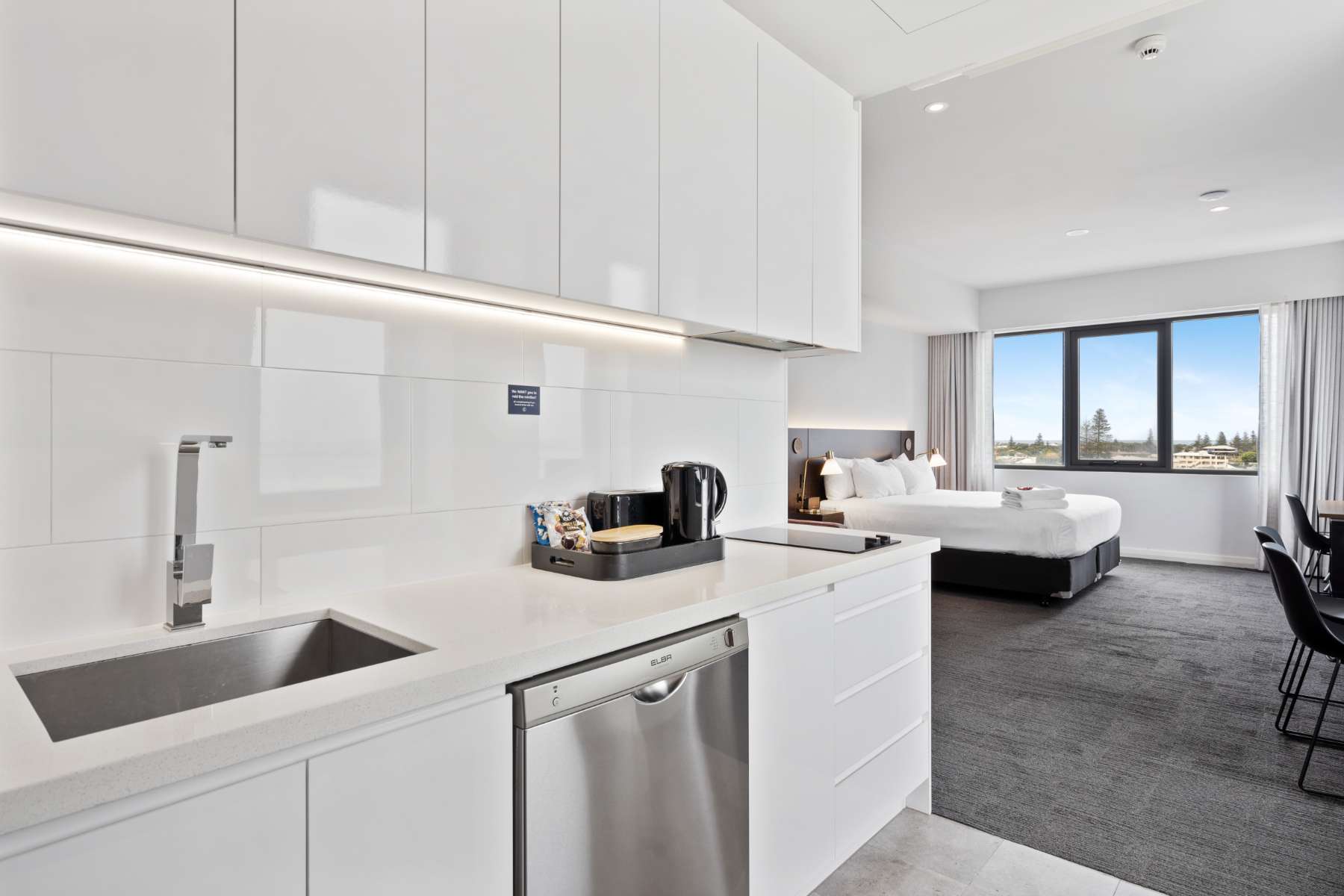 Spacious and modern apartment with kitchen. Book direct for complimentary mini bar, WiFi and parking