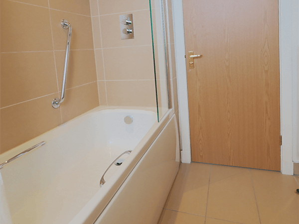 Caladh Inn Stornoway Bathroom