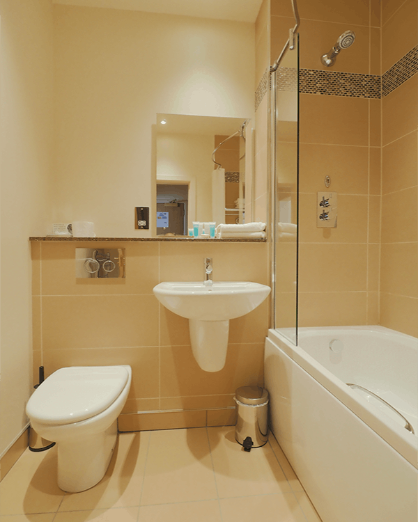 Caladh Inn Bathroom detail