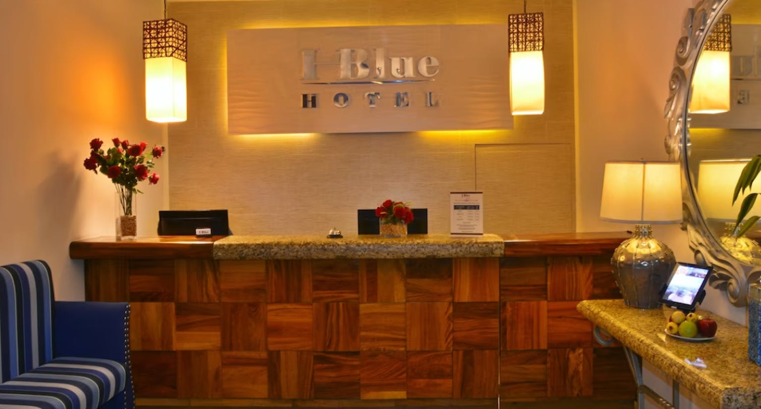 Recepción 24 horas - Hotel HBlue