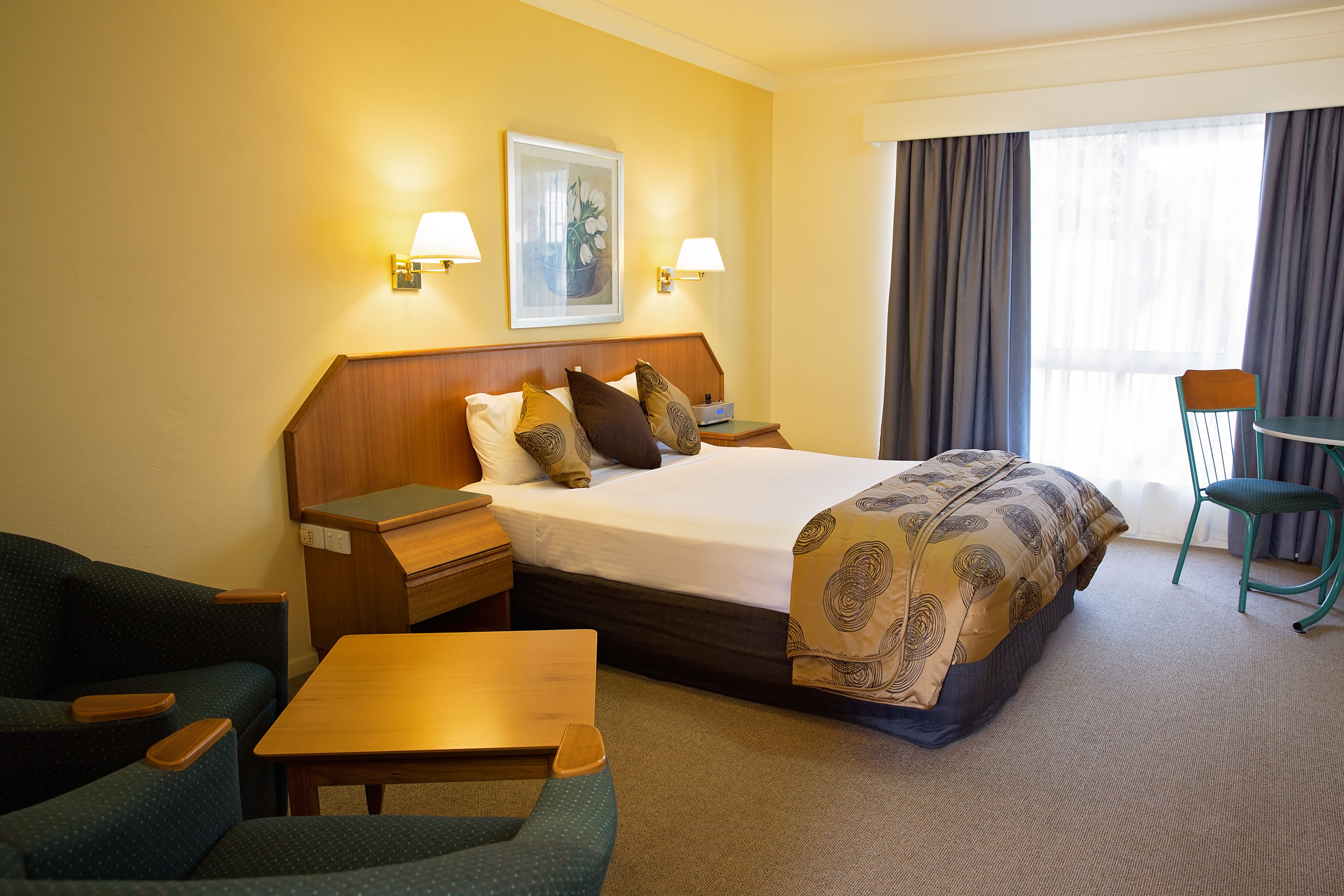 Superior Spa Room White Lace Motor Inn Mackay, Nebo Road Accommodation