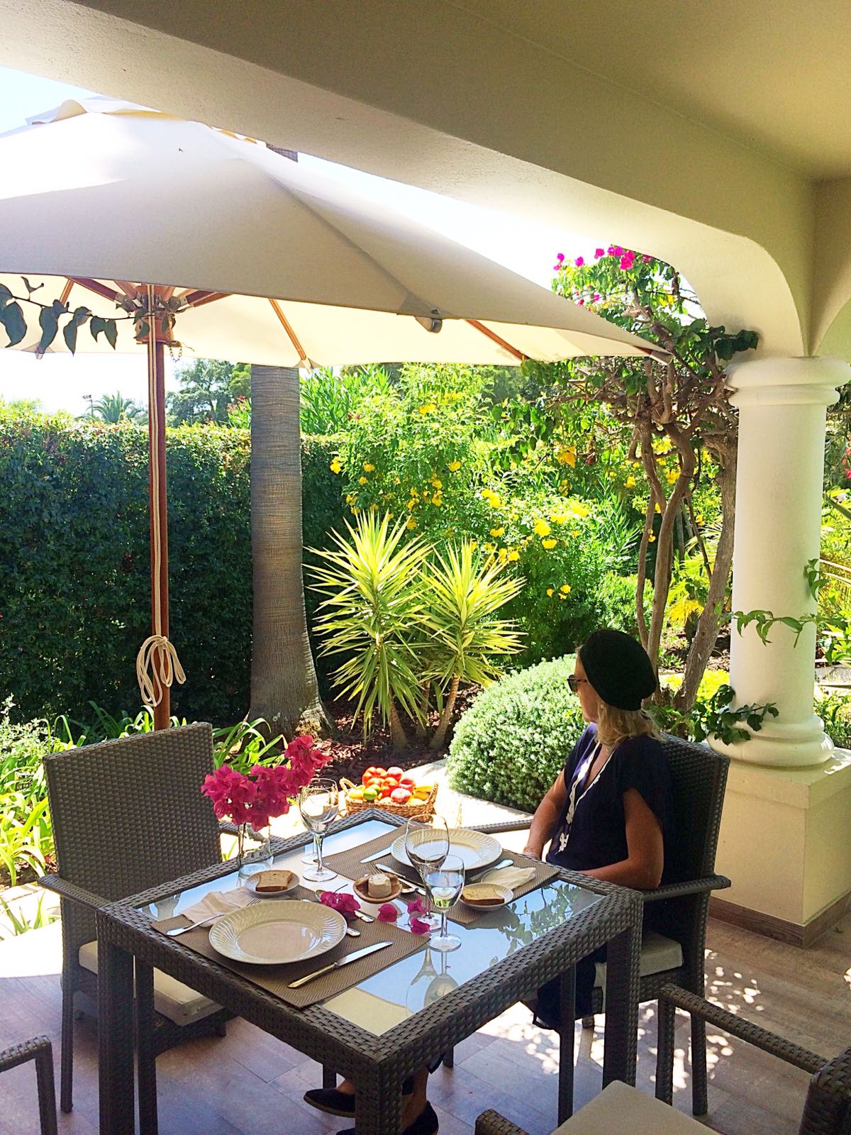 Deluxe Breakfast Terrace