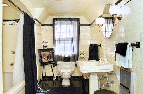 Manor Vintage Bathroom