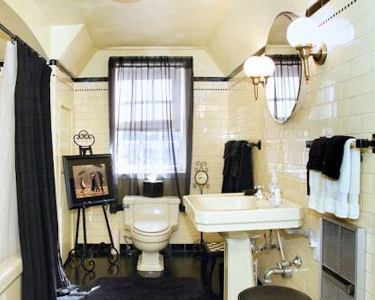 Manor Vintage Bathroom