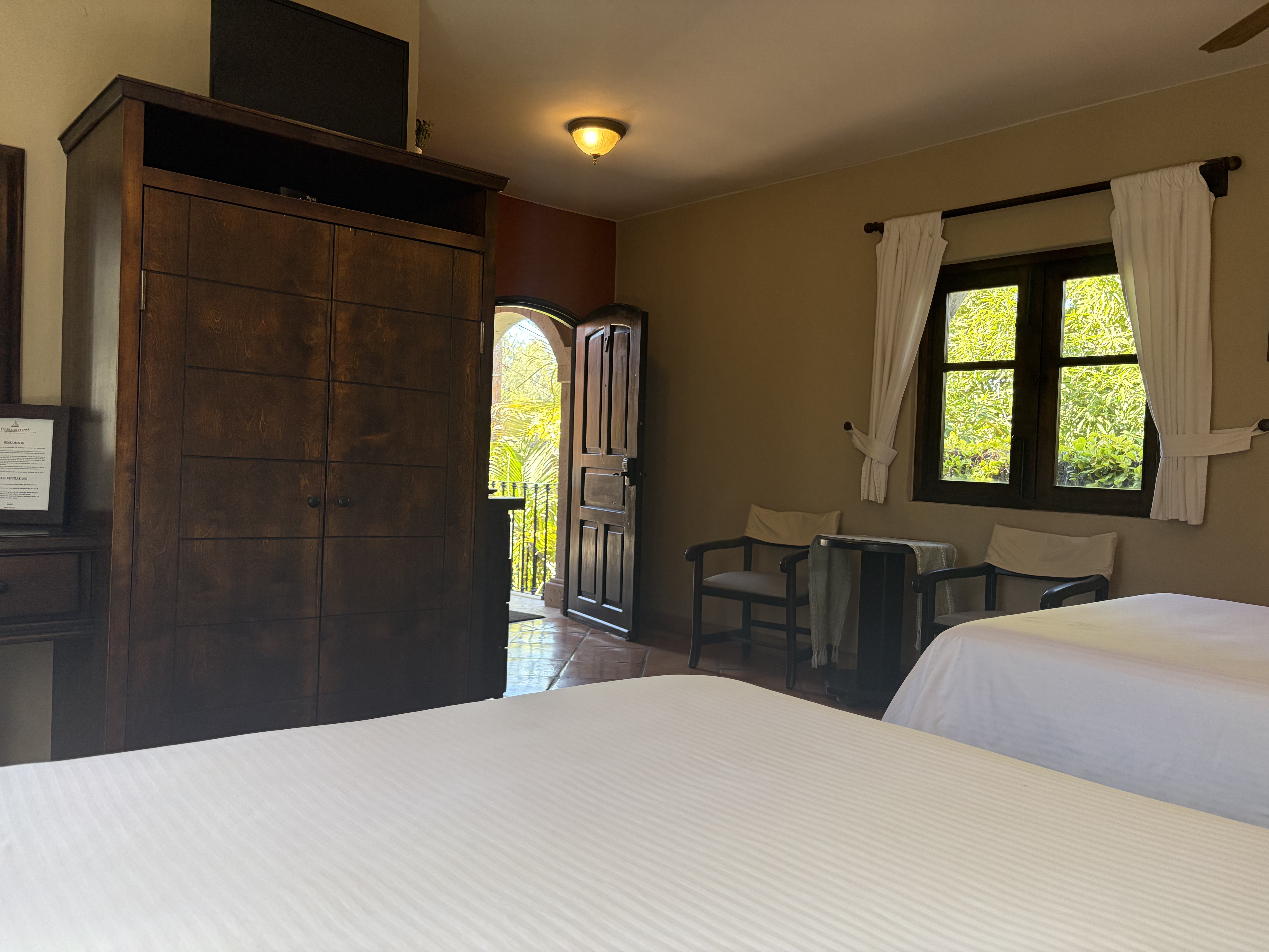 Suite two beds.