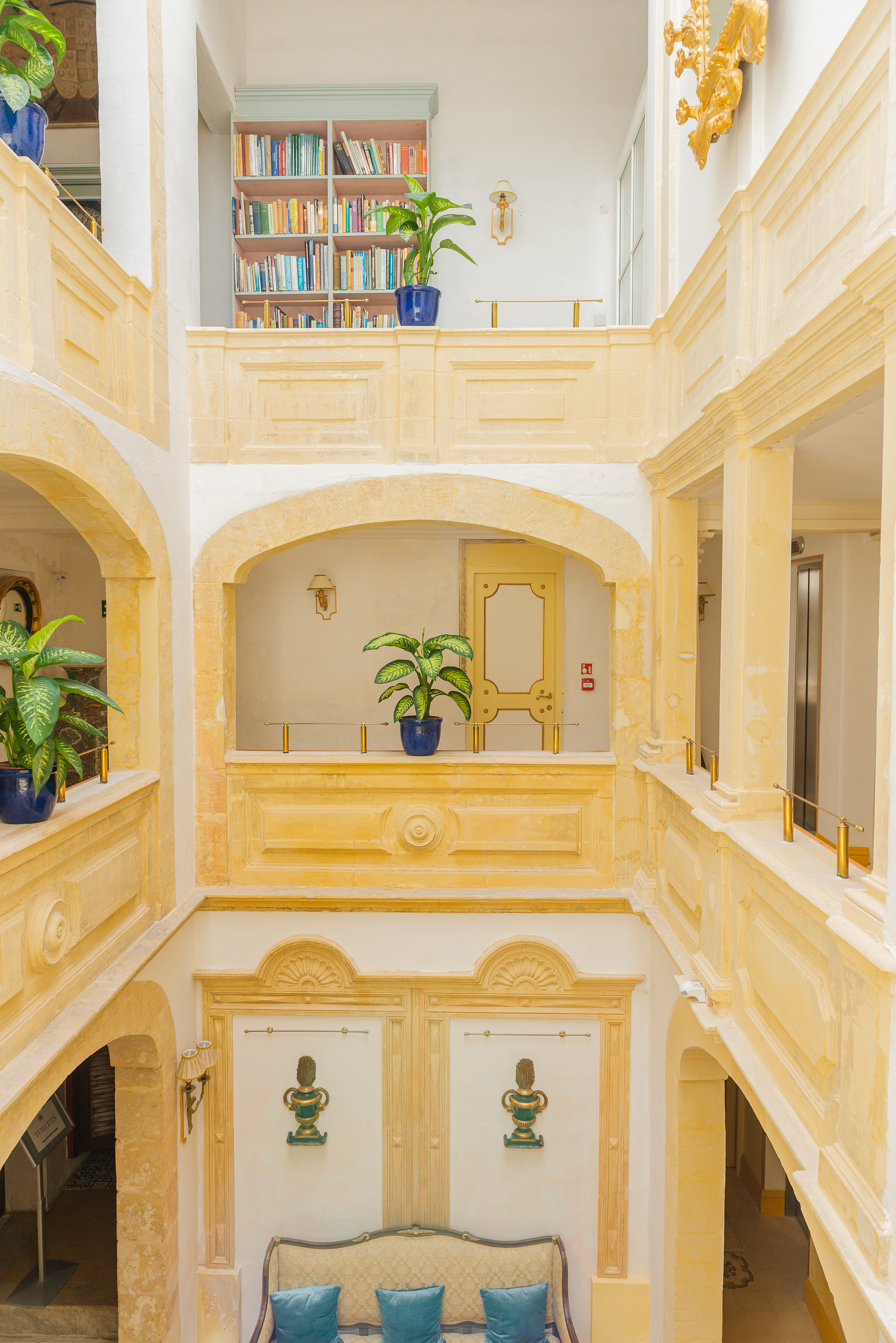 Courtyard at Casa Rocca Piccola