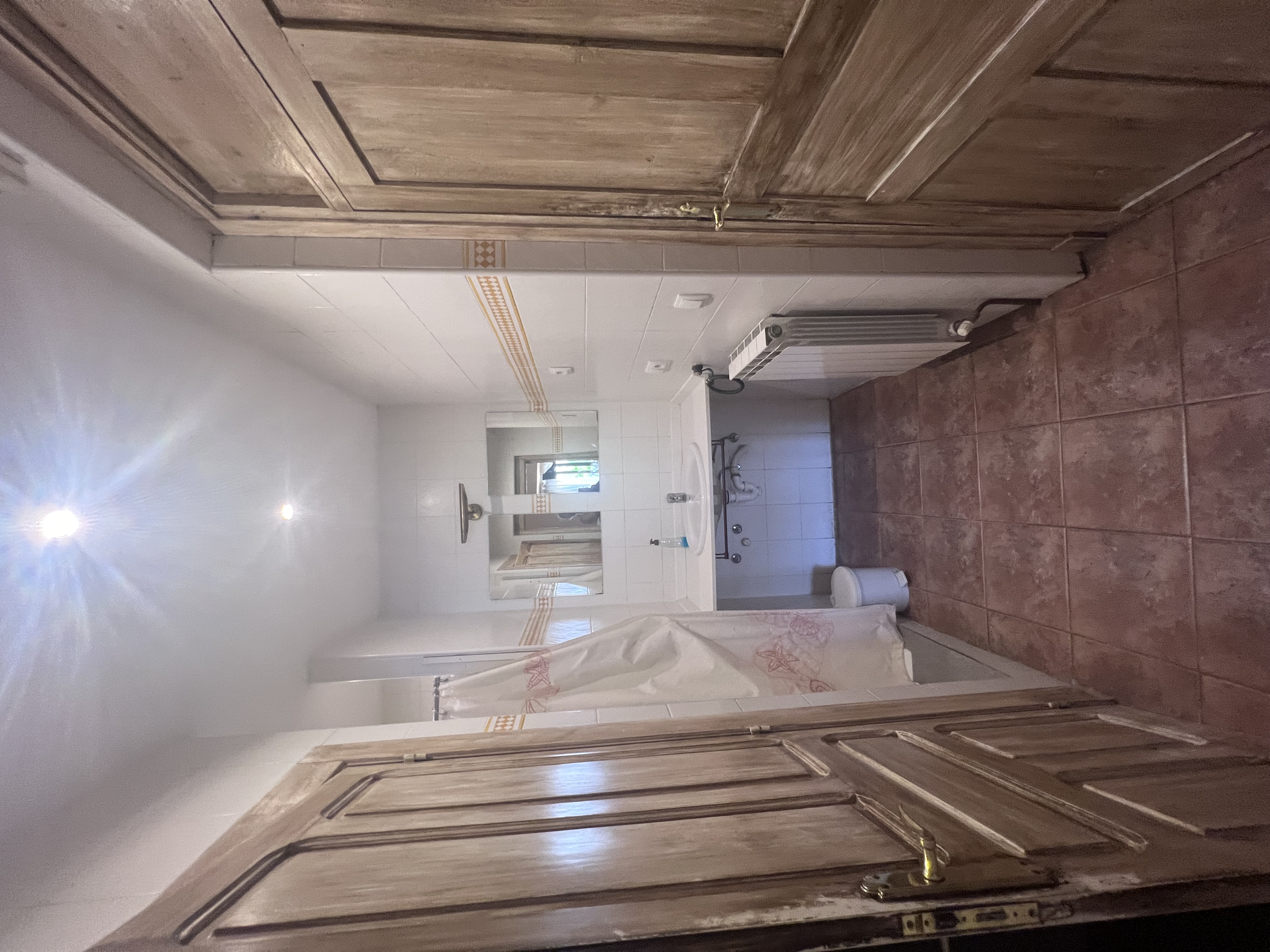 Bathroom for Los Arcos (8) and Viana (2)