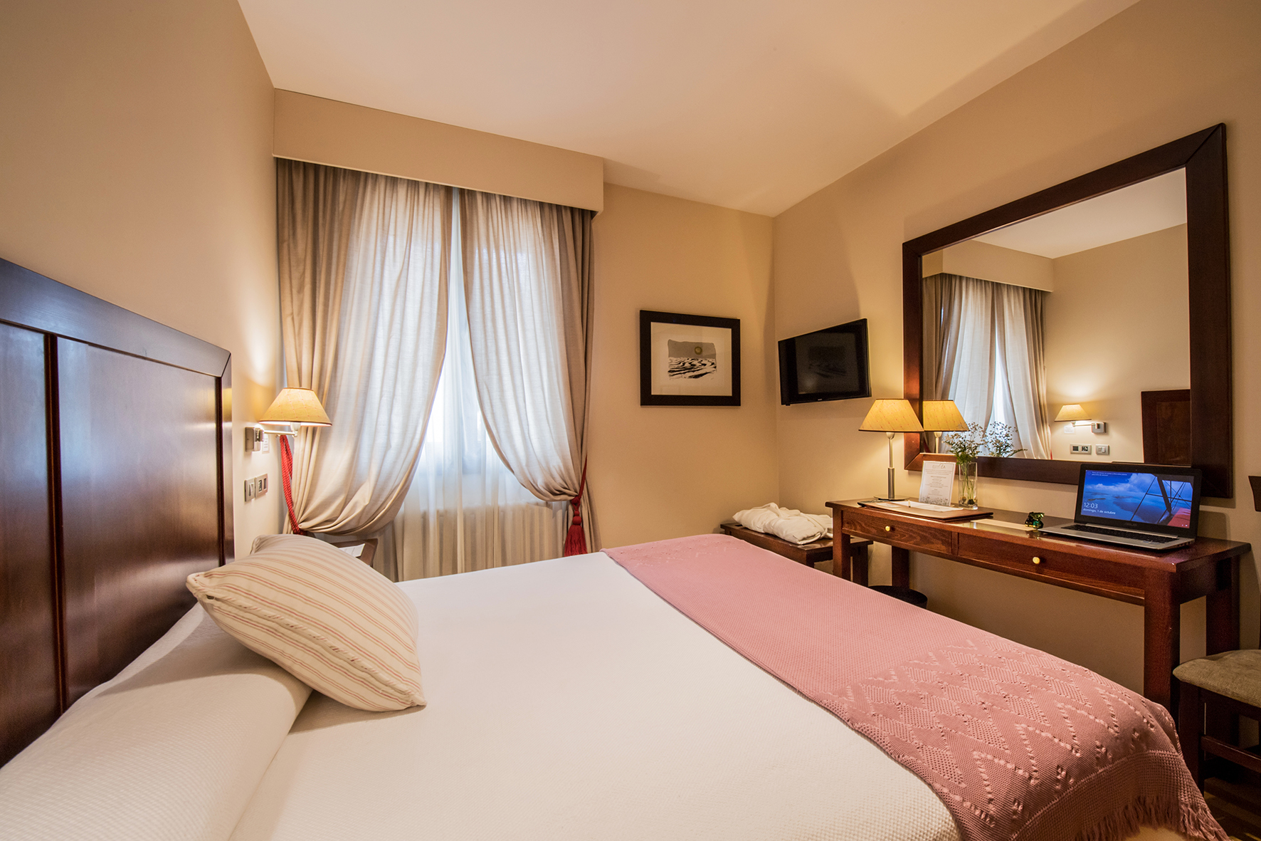 Cómodas habitaciones a las puertas del Pirineo.