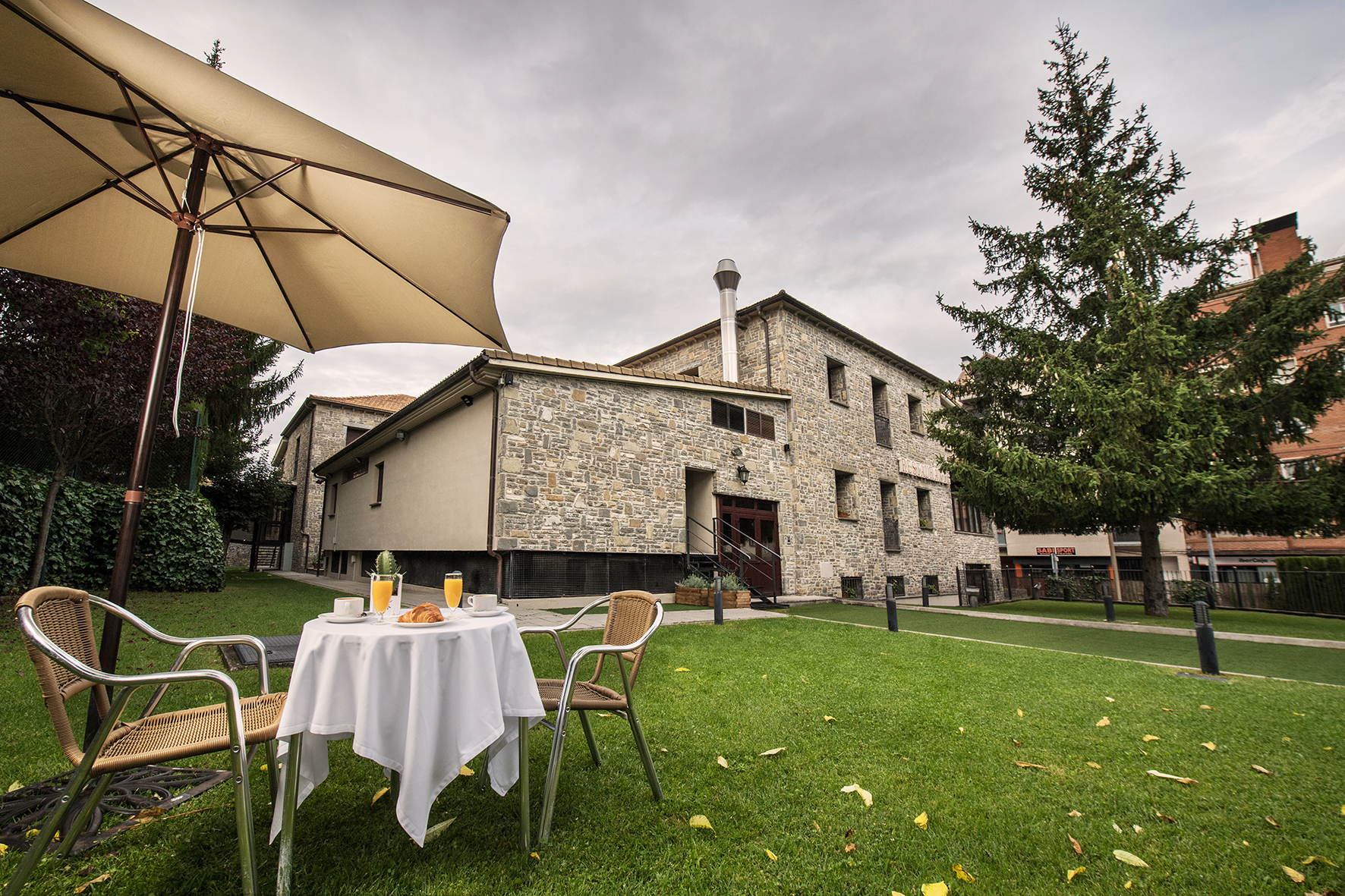 Terraza jardín Hotel Villa Virginia.
