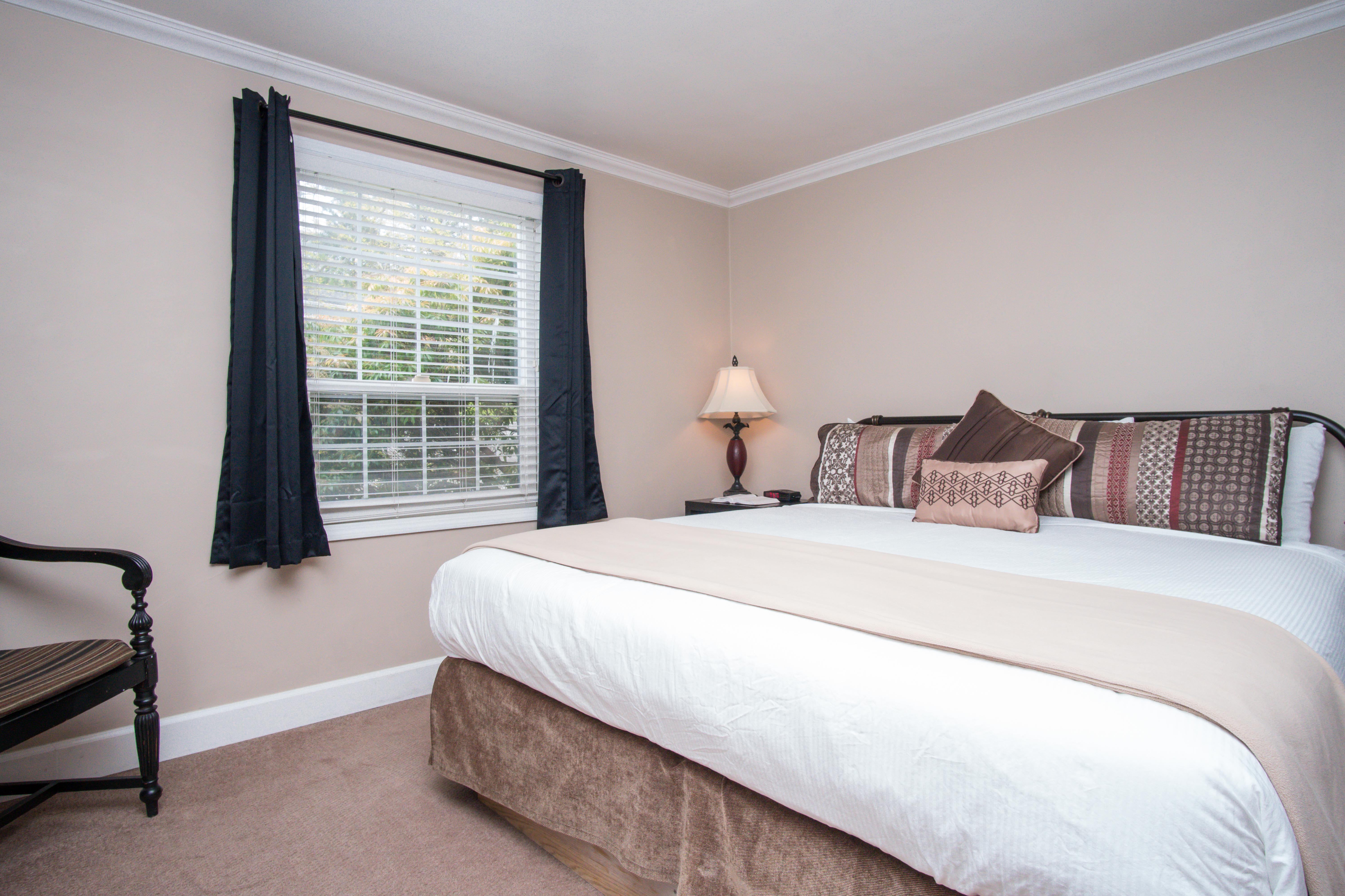 One Bedroom King Suite with Kitchen #8