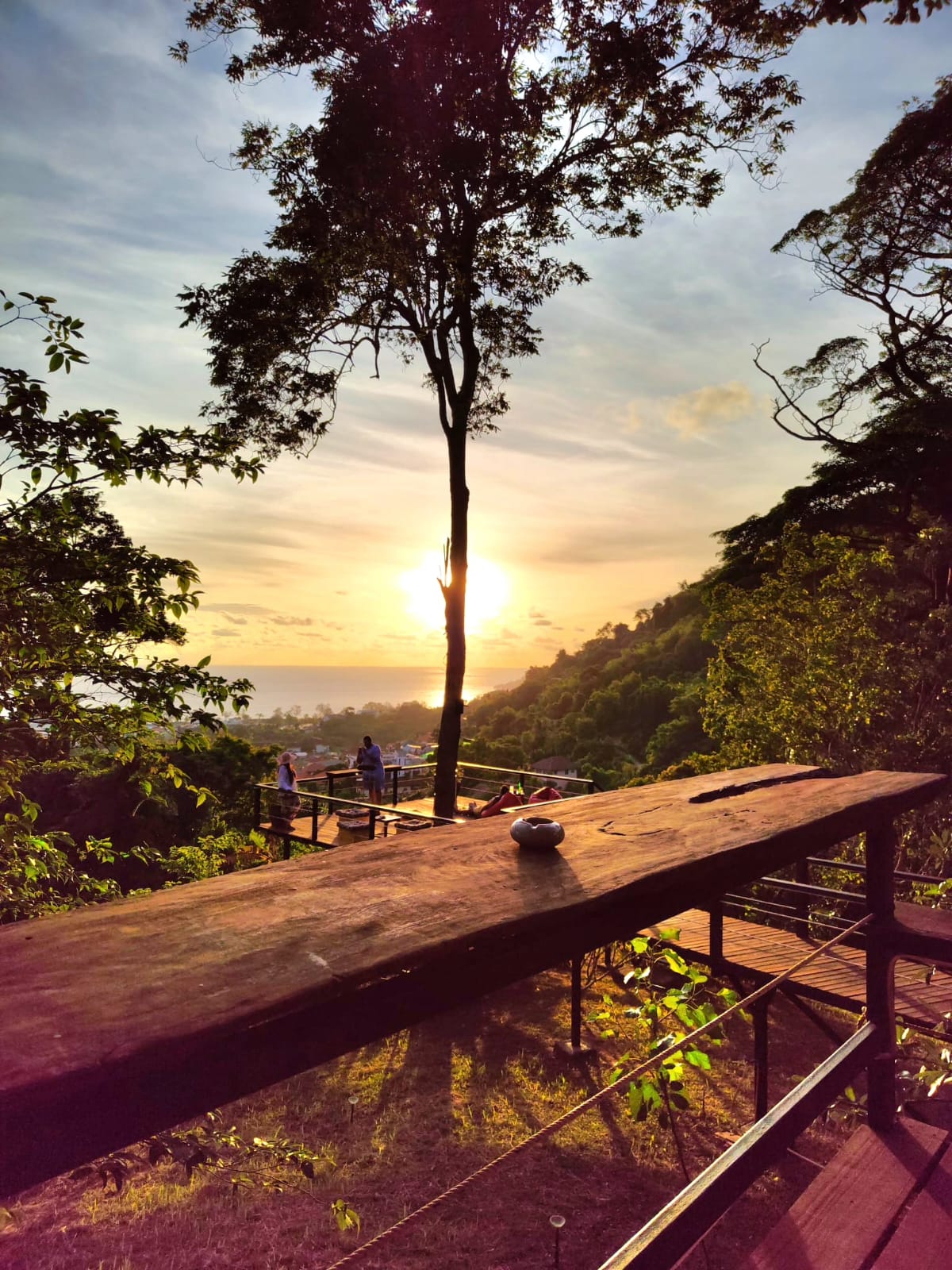 Viewpoint Jungle Vip, Menu, Drinks, Food, Restaurant, Music, Live Music, Sunsets,