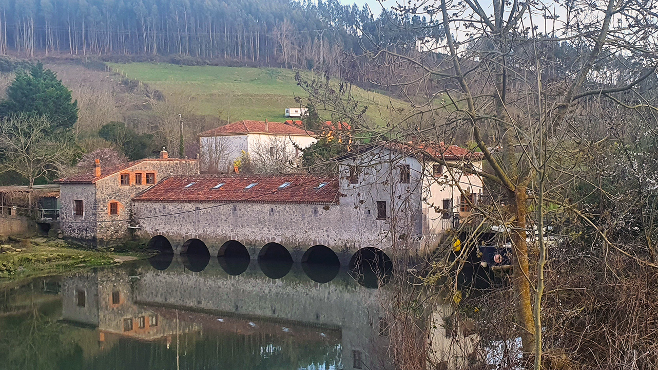 Molino de mareas de La Venera, entre Meruelo y Bareyo.
