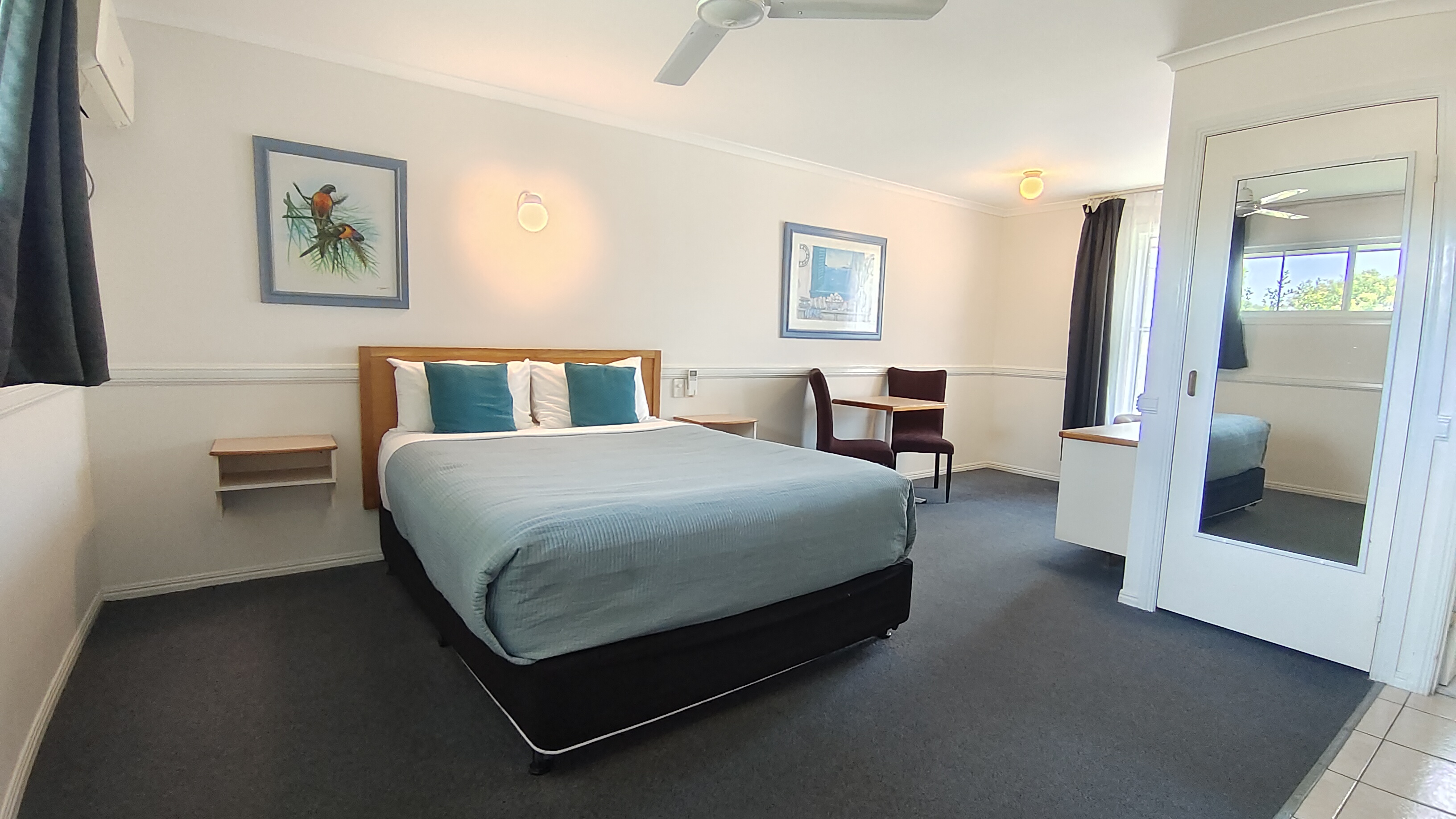 Executive Queen Room (Q|TDW)