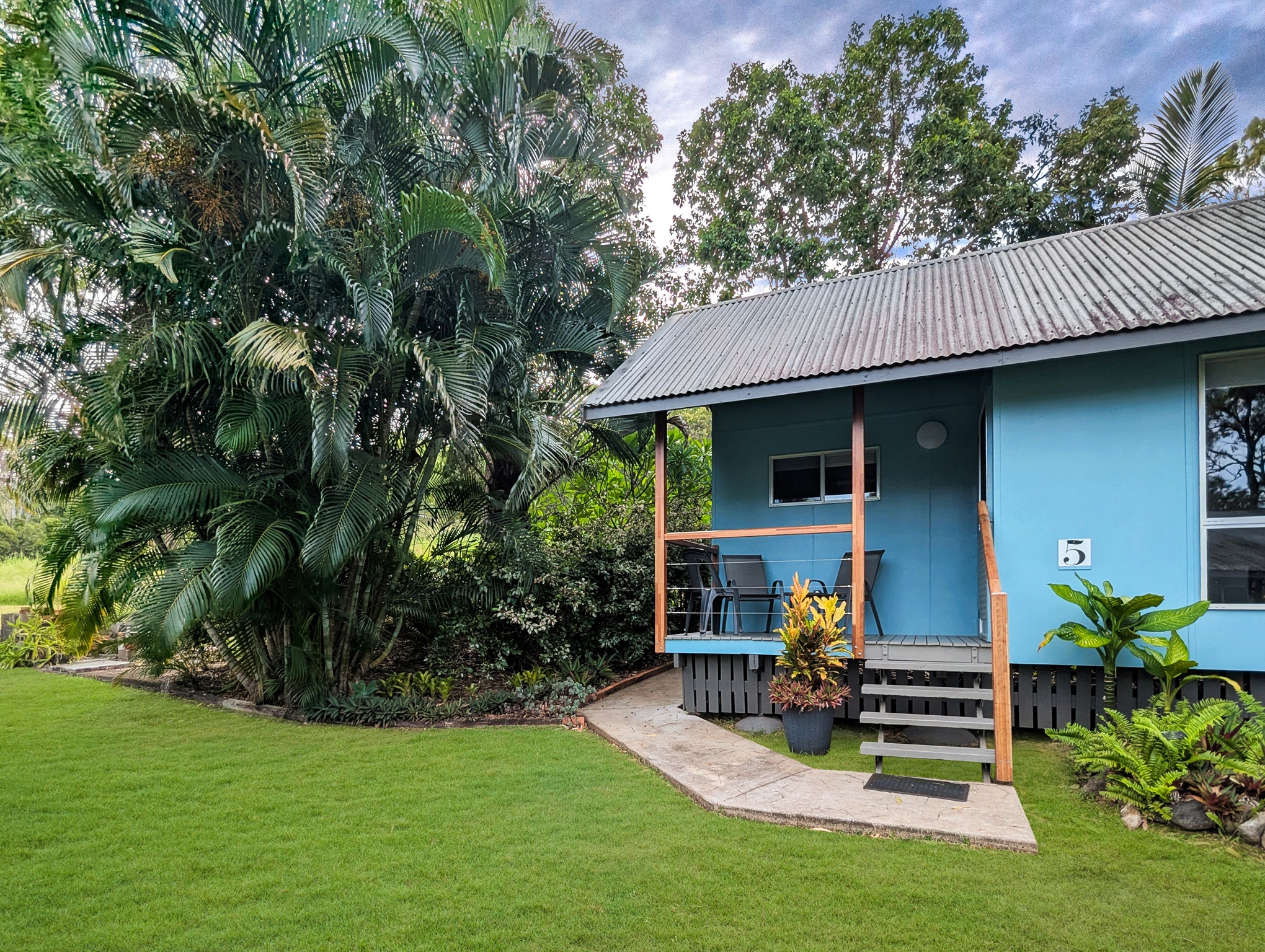External cabin gardens