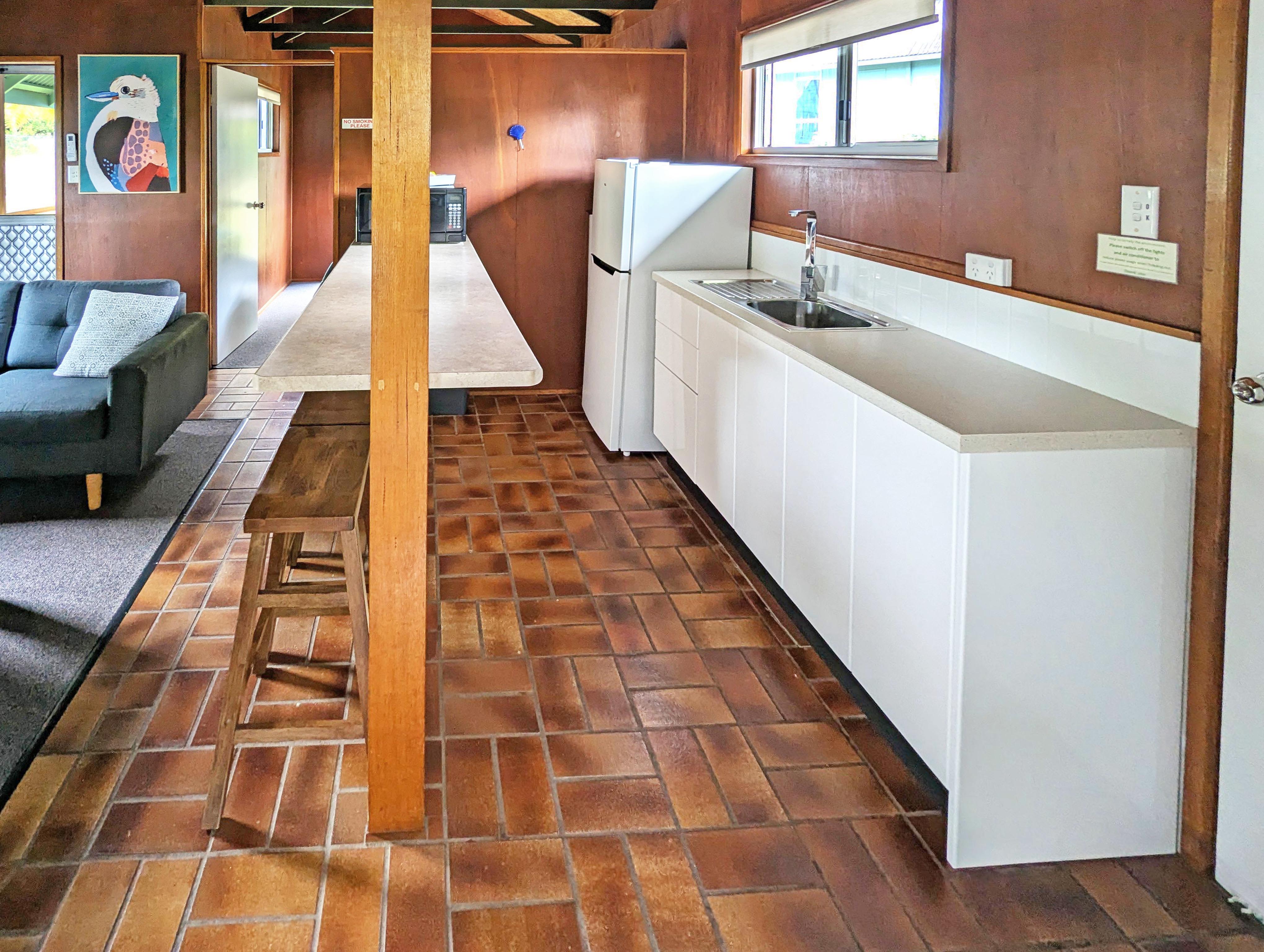 Dulux cabin 7 kitchen