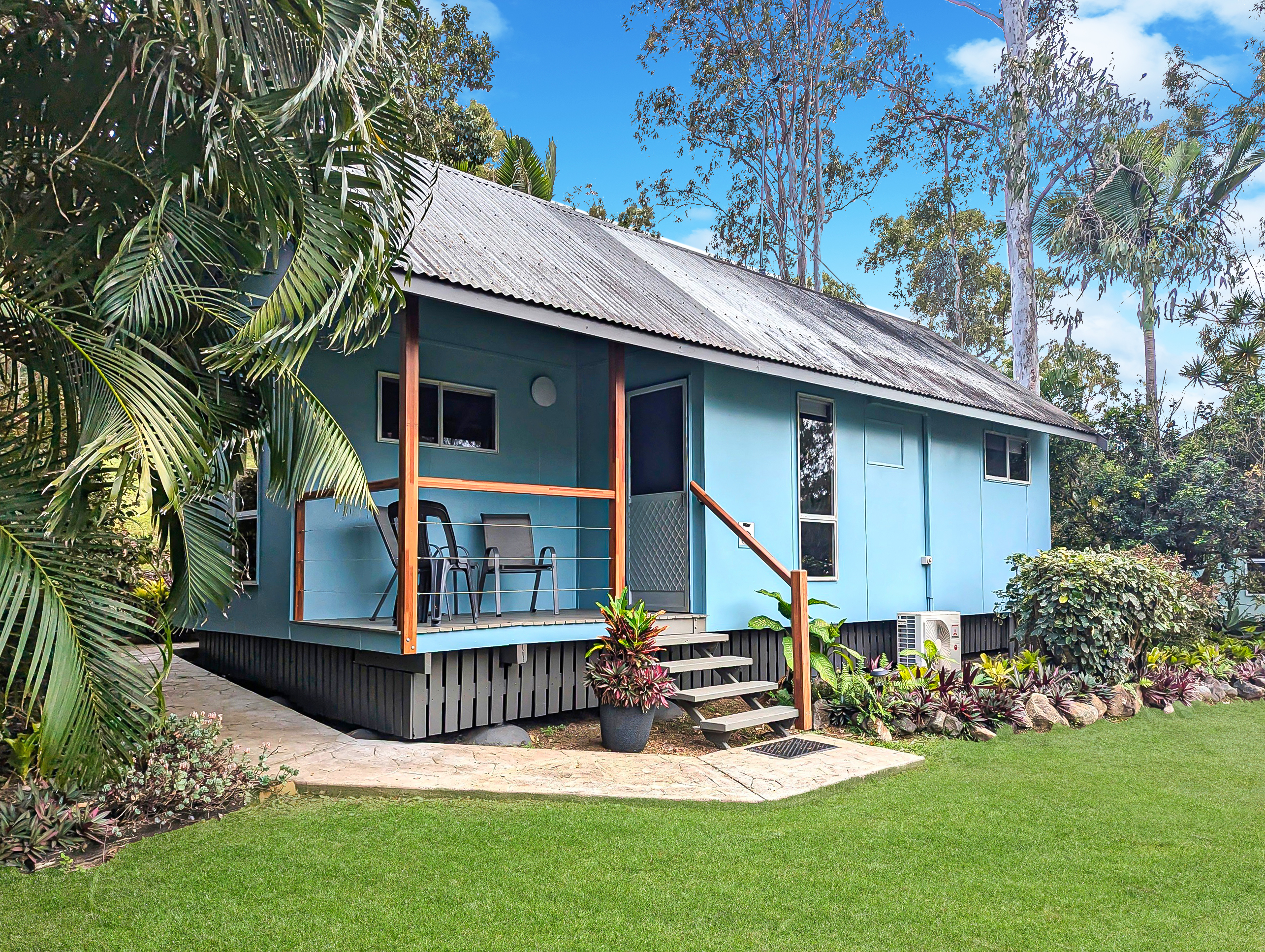 External cabin gardens