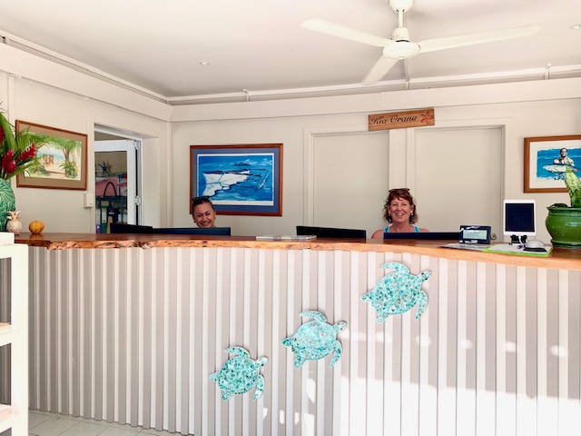 muri-beachcomber-rarotonga-front-desk-reception