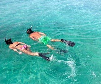 muri-beachcomber-rarotonga-honeymoon-snorkel-lagoon