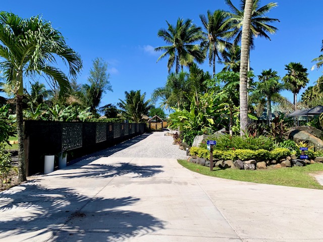 muri-beachcomber-rarotonga-driveway