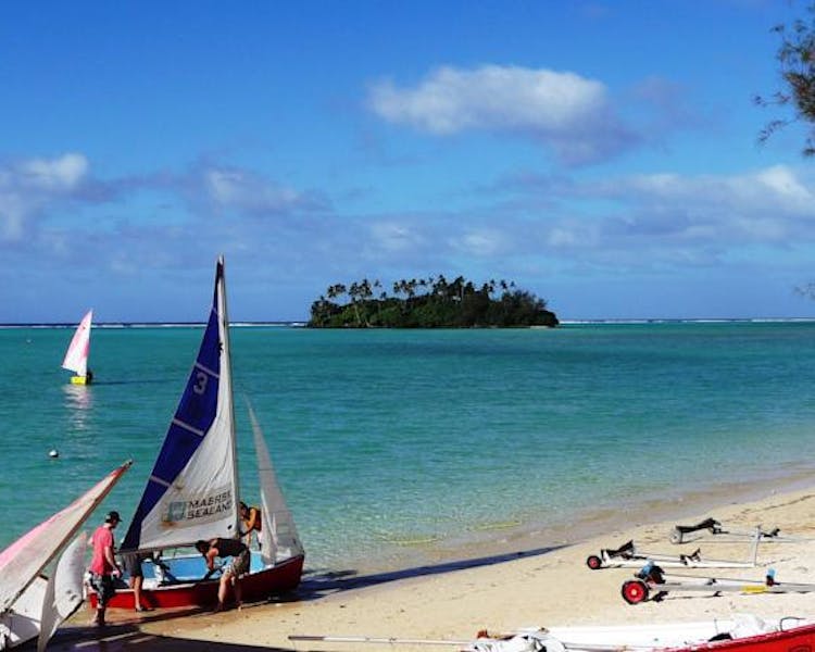 muri-beachcomber-rarotonga-sailing-club-lagoon